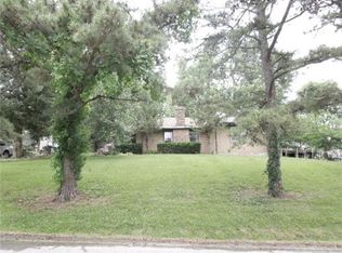 1112 E T C Lea Rd, Independence, MO 64050