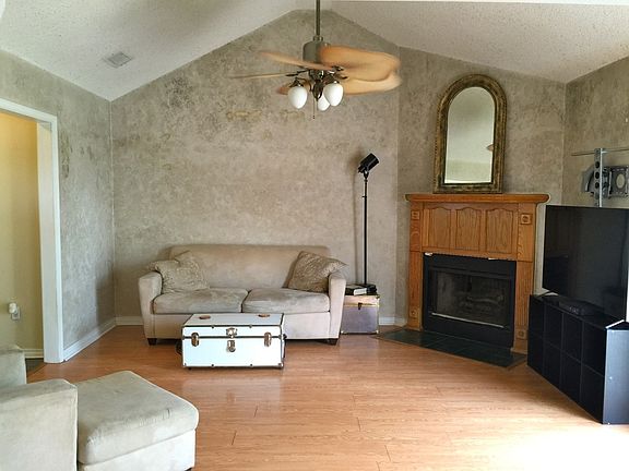 2nd image of 38140 Eastlake Dr