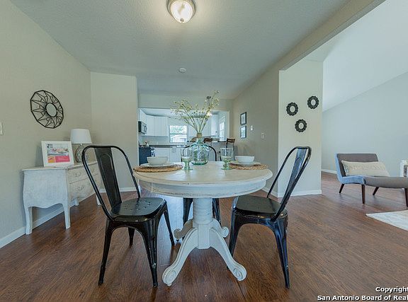 3rd image of 706 E Petaluma Blvd