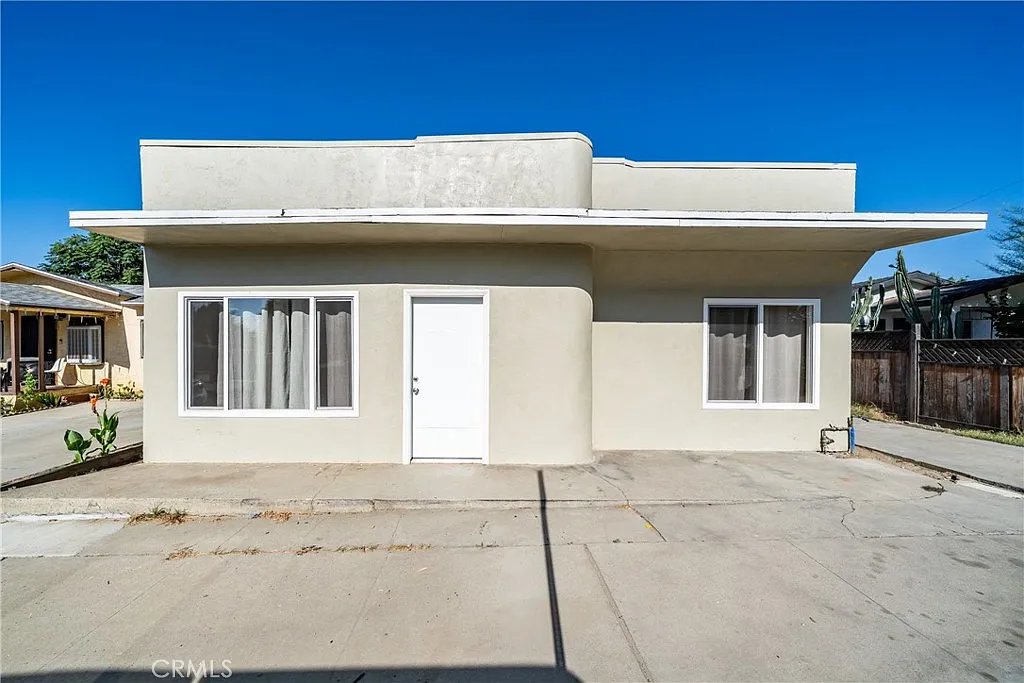 3 bed, 1258 sqft, $3,400 — Photo 1
