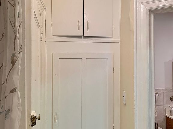 4th image of 25-36 42nd St #2