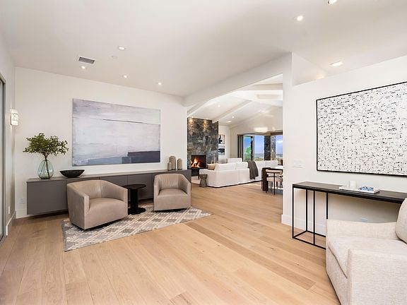 3rd image of 580 Mint Ln