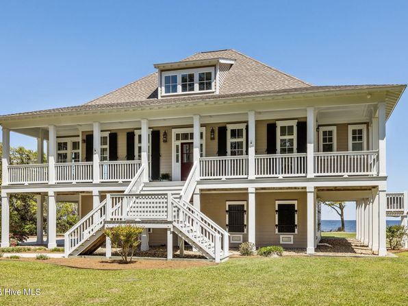 580 Sandy Point Drive, Beaufort, NC 28516