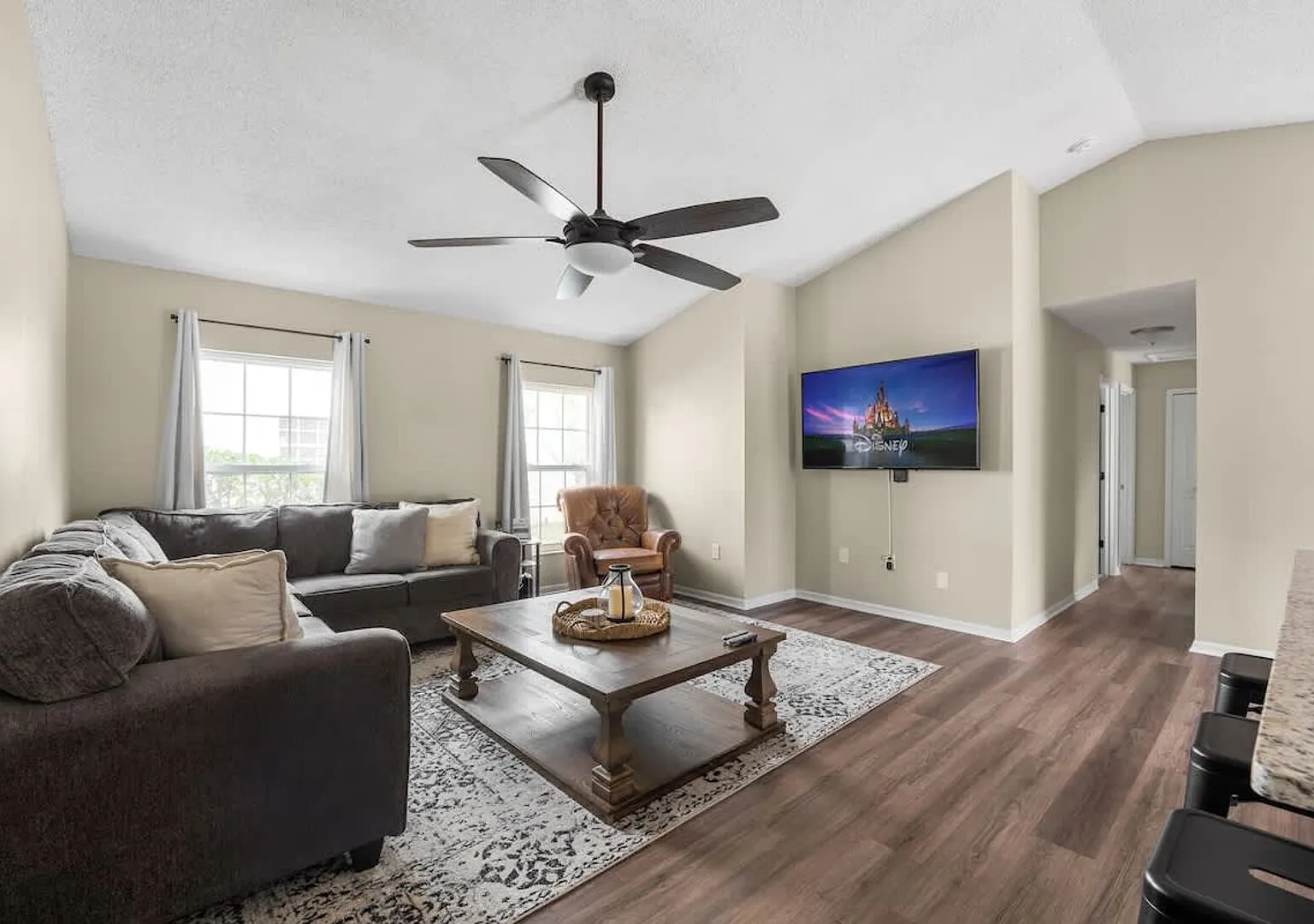 New Listing Pool and Game Room 4BR — Photo 3