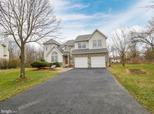 16 Poppy Ct, Newtown, PA 18940
