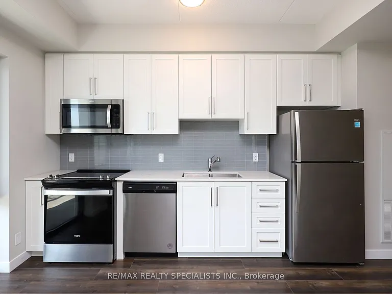 15 Queen St S #1101 — Photo 10