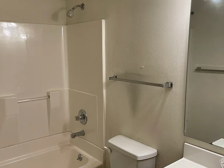 807 E Washington St #5 — Photo 9