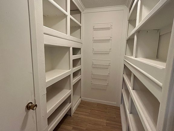 5th image of 4122 W Rochelle Rd