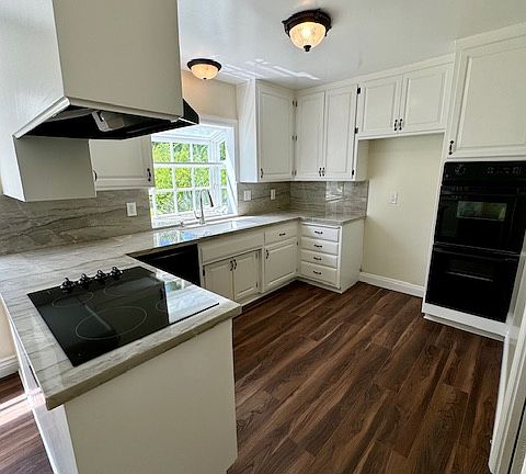 5th image of 23310 Mariano St