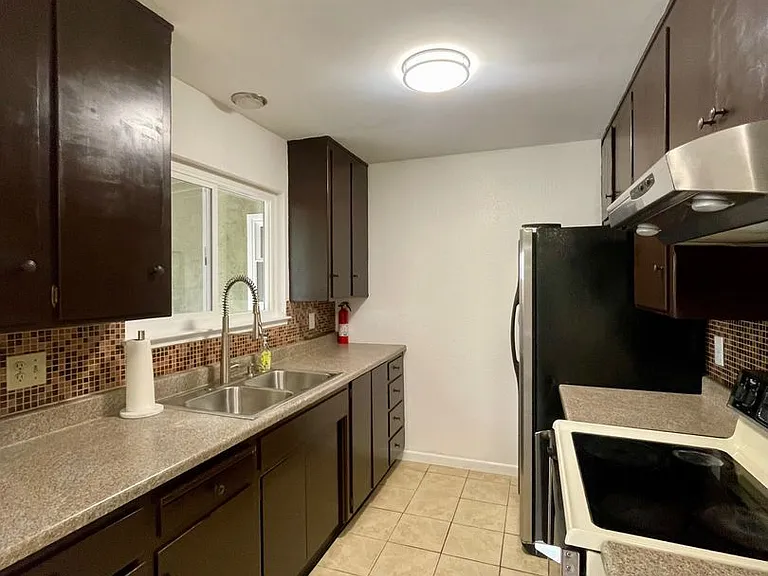 505 East Ave — Photo 4