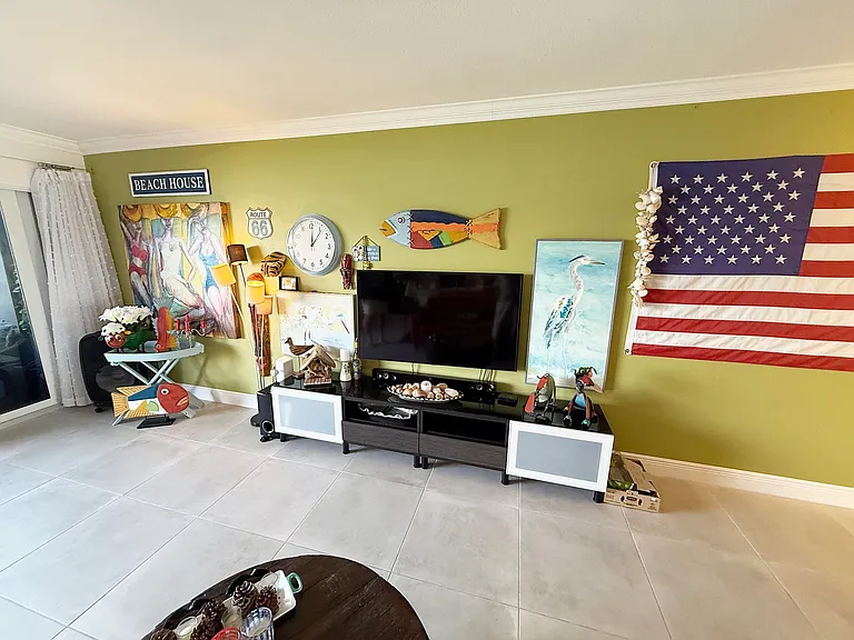 1201 S Riverside Dr #106 — Photo 5