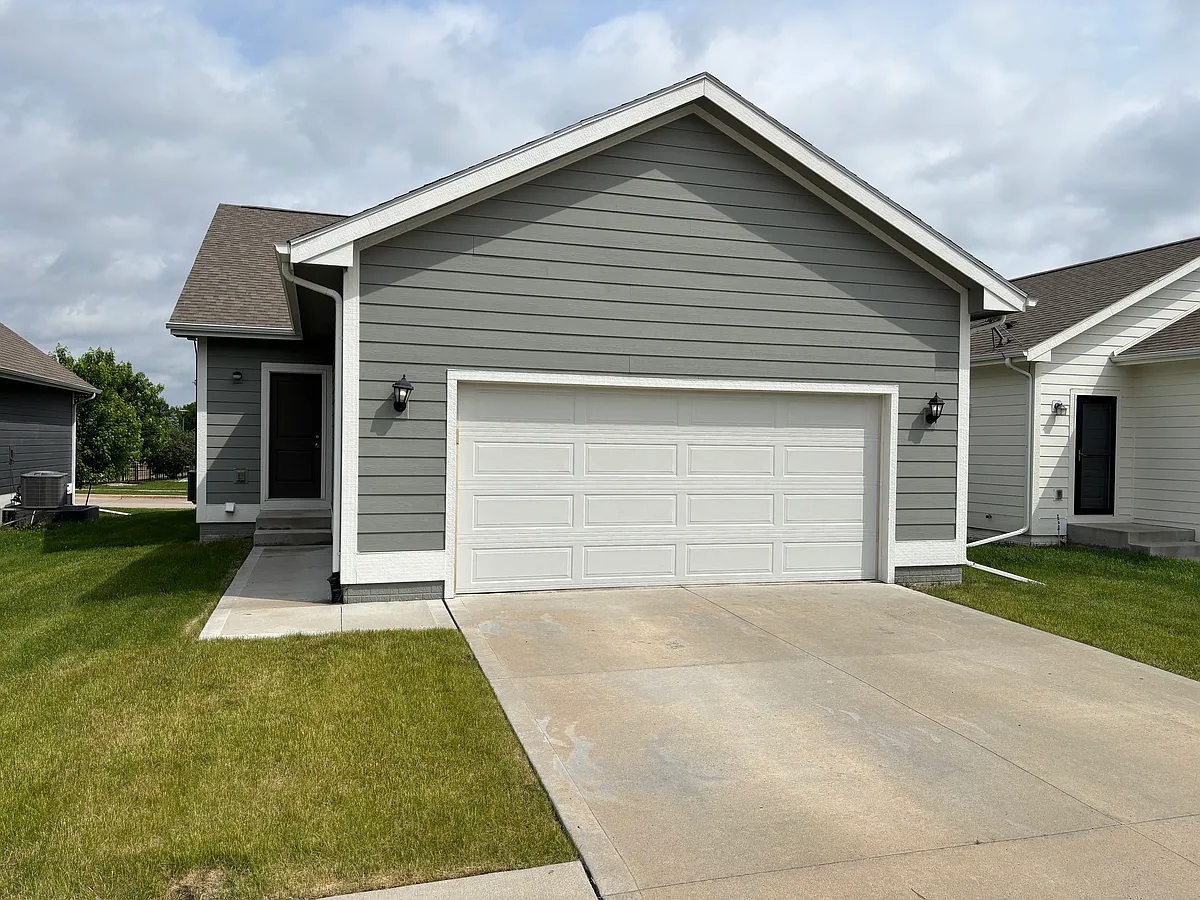 Building Photo - 5544 S Prairie View Dr