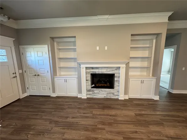 263 S Eagle Mountain St, Prairie Grove, AR 72753