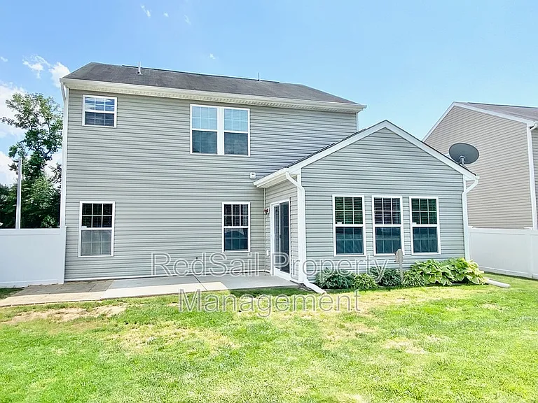 642 Kelso Dr — Photo 28