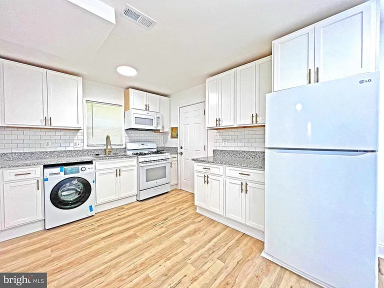 7009 Hawthorne St — Photo 28