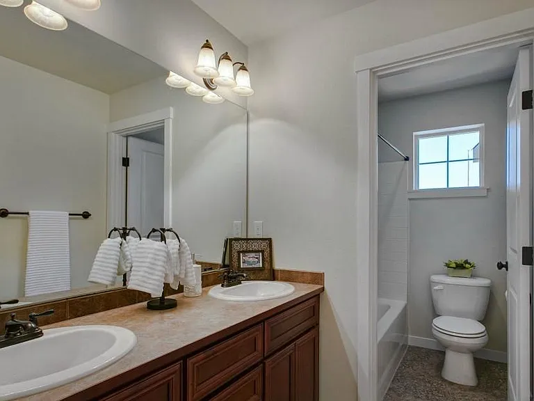5109 NE 6th Pl — Photo 9