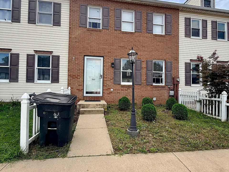 202 Heatherwood Dr