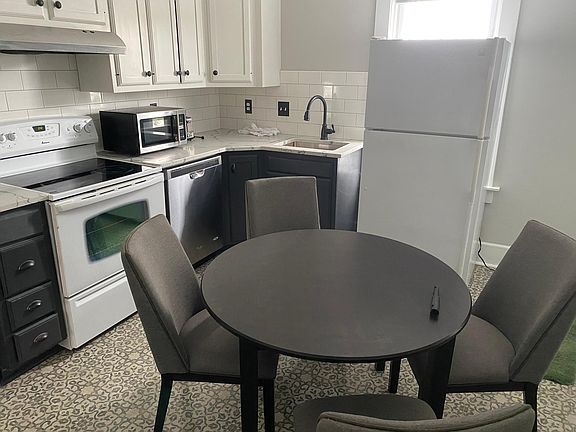 1st floor - eat in kitchen