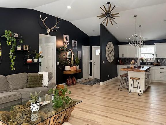 5th image of 103 Cottonwood Ct