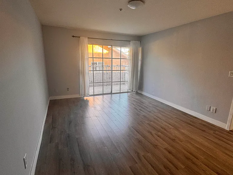 415 W Lexington Dr #2 — Photo 11