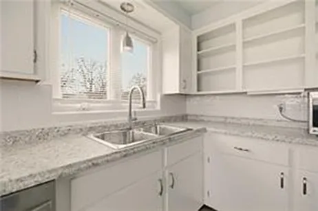 92 Brackett Ave #R — Photo 8