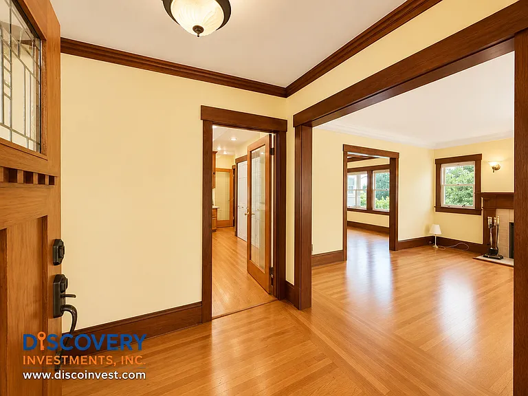 327 San Carlos Ave — Photo 3