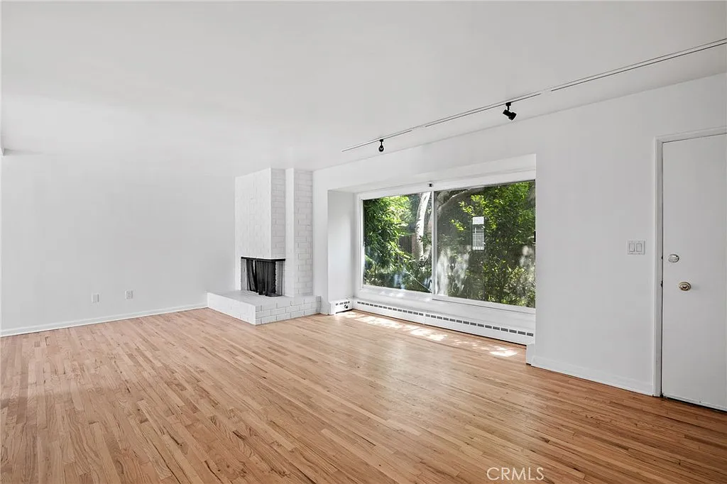 Building Photo - 11761 W Sunset Blvd