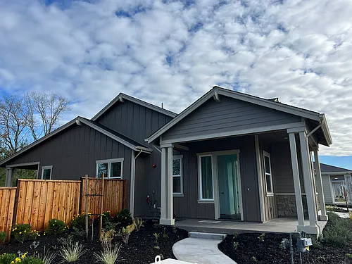 201 Spanish Oak Dr Photo 1