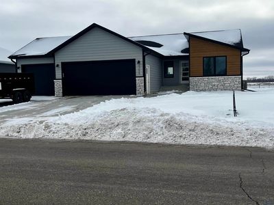 1208 Country Club Dr, Elk Point, SD, 57025