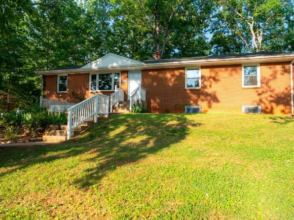 1223 Cedar Hill Dr, Lynchburg, VA 24502
