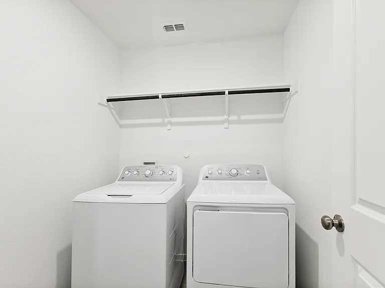 1621 Baugh St — Photo 18