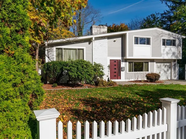 11 Mildred Rd, Newton, MA 02459