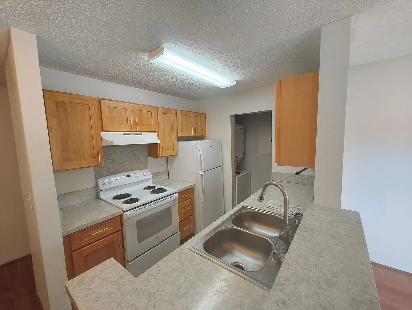Spacious 3BR/2BA in Mililani - Available Now! — Photo 1