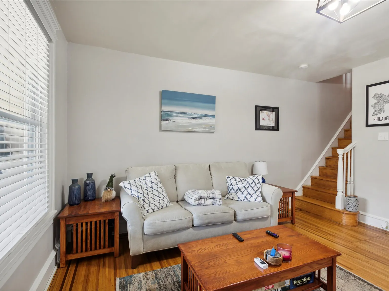 3 bed, 1.5 bath, 1350 sqft, $2,400 — Photo 4