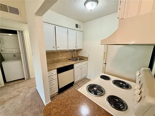 2100 Pasadena Ave #301 — Photo 3