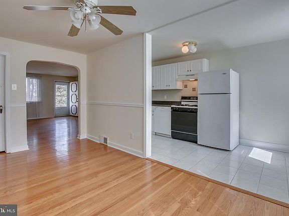 3rd image of 1088 Hopkins Ave