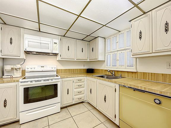 5th image of 6080 NW 44th Street #3-304