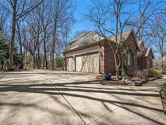 5th image of 8465 Cedar Hills Dr