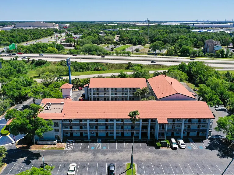 Stayable Jacksonville North — Photo 43