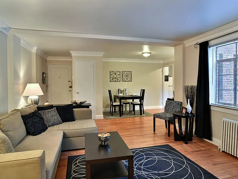 1051 N Negley Ave #7 — Photo 2