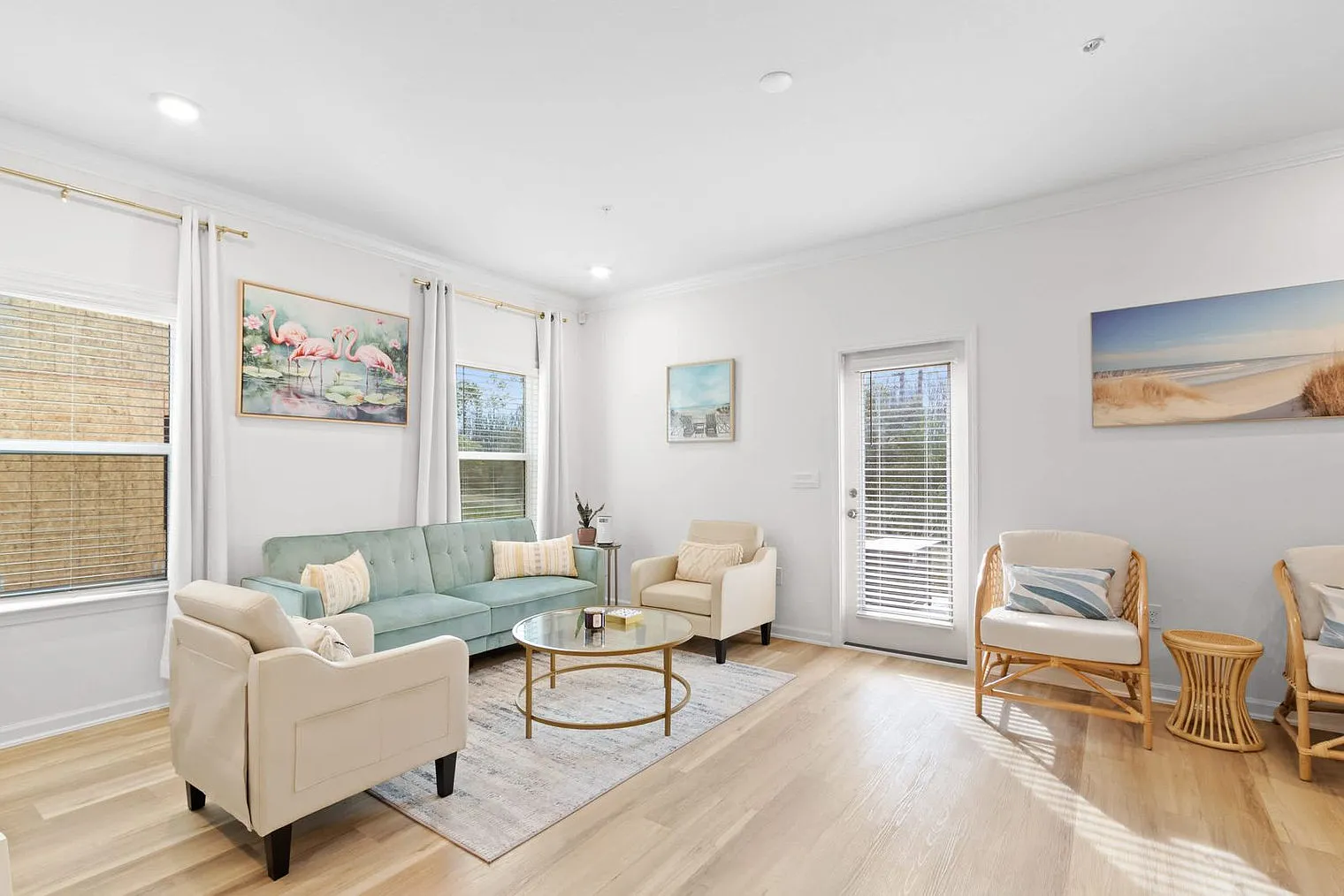6 bed, 6.0 bath, 3595 sqft, $5,541 — Photo 2
