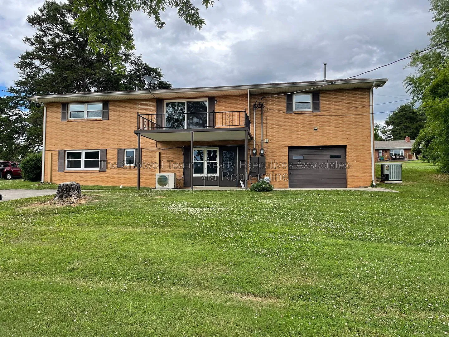 2 bed, 1.0 bath, $1,395 — Photo 1
