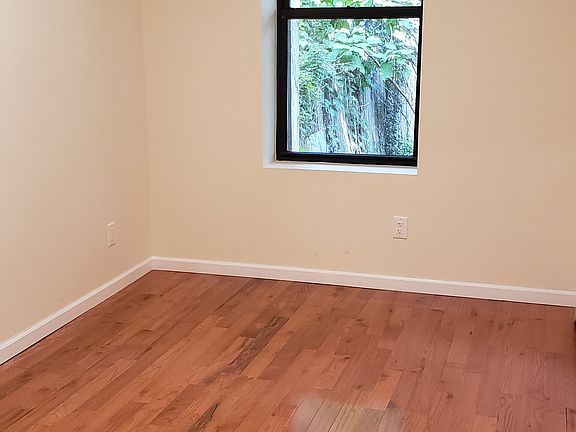 5th image of 725 New Jersey Ave #1