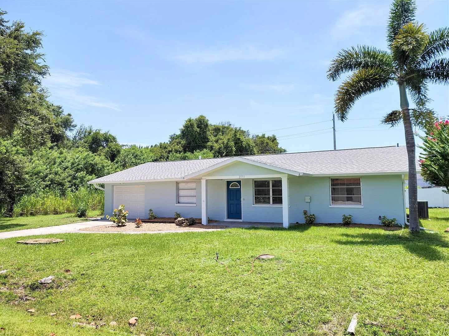 Annual Rental Charming Updated 4 Bedroom, 2 Bath Venice Home! — Photo 1