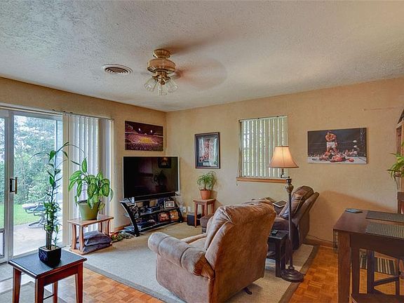 5th image of 2306 Crestmont St