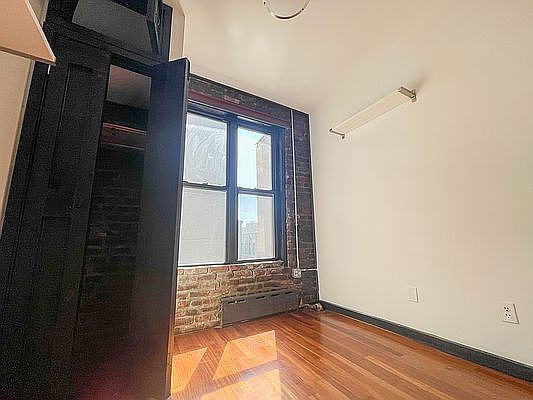 4th image of 516 14th St #42