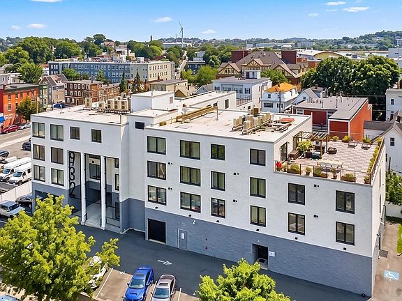3rd image of 932 Broadway #306