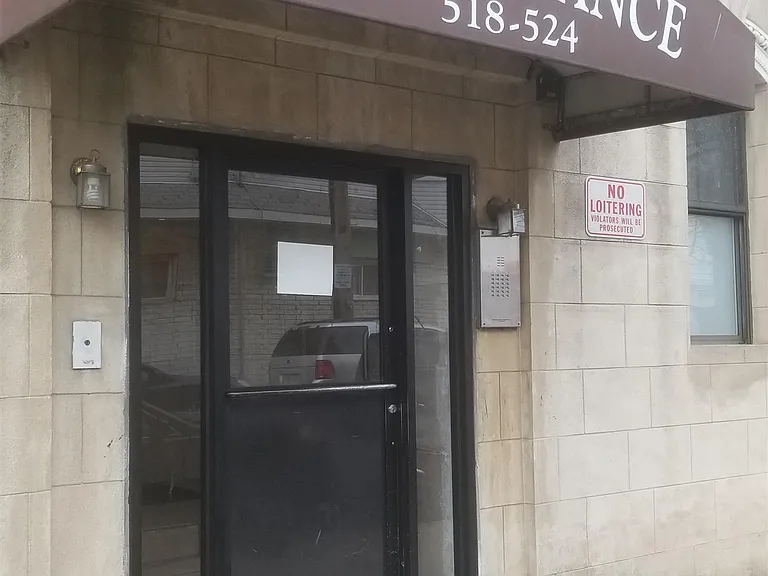 518-524 Kennedy Blvd #2E — Photo 9