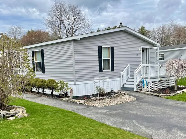21 Oak Hill Drive, Hampstead, NH 03841