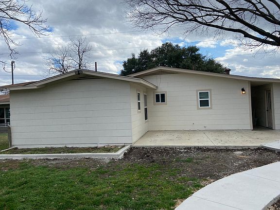 3rd image of 319 Dresden Dr